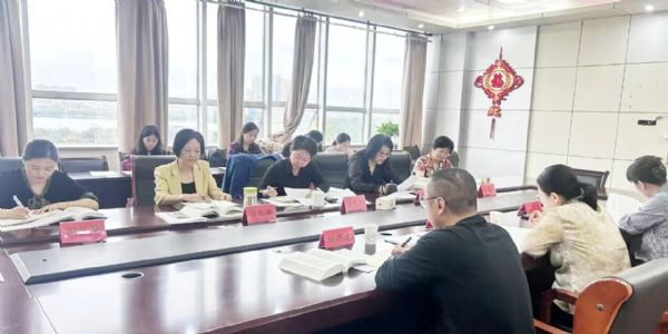 ֱC(j)P(gun)ίίvF(tun)ϯ (tng)ЋD(lin)hMՓW(xu)(x)ĽMЌW(xu)(x)